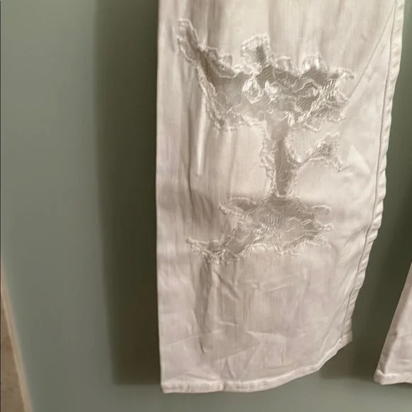7 For All Mankind Embellished White Jeans EUC - Picture 4 of 7